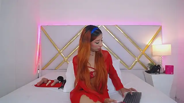 laila stilwiills online show from May 21, 6:31 am