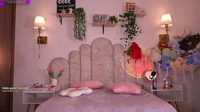 Snapshot of violeth____ chatting on February 20, 1:33 pm violeth online show from February 20, 1:33 pm