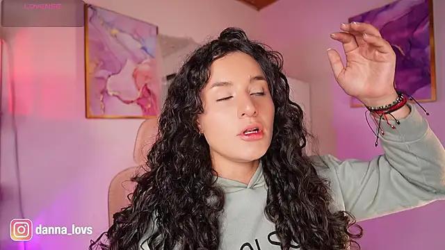 Dannaa Lovs online show from February 13, 2:02 pm