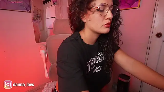 Dannaa Lovs online show from May 17, 10:22 am