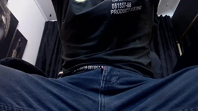 Snapshot of Derek_Storm_ chatting on October 4, 2:53 am Derek Storm online show from October 4, 2:53 am