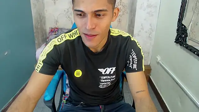 Snapshot of Derek_Storm_ chatting on October 31, 11:00 am Derek Storm online show from October 31, 11:00 am