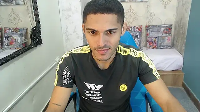 Snapshot of Derek_Storm_ chatting on November 6, 11:33 am Derek Storm online show from November 6, 11:33 am