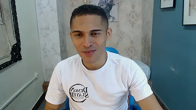 Snapshot of Derek_Storm_ chatting on November 14, 10:47 am Derek Storm online show from November 14, 10:47 am