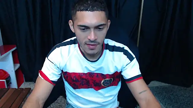 Snapshot of Derek_Storm_ chatting on November 21, 10:58 am Derek Storm online show from November 21, 10:58 am