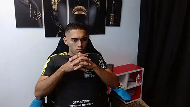 Snapshot of Derek_Storm_ chatting on November 25, 11:54 am Derek Storm online show from November 25, 11:54 am