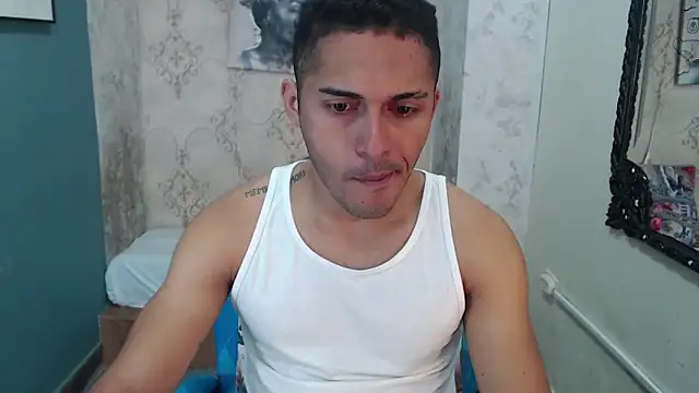 Snapshot of Derek_Storm_ chatting on December 20, 11:50 am Derek Storm online show from December 20, 11:50 am