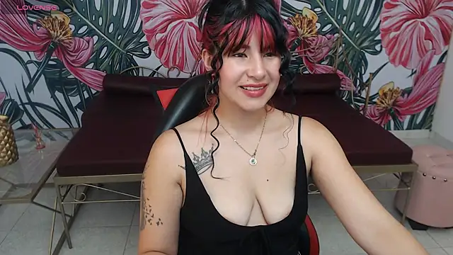 Snapshot of Nina_harper_ chatting on September 27, 8:03 pm Nina harper online show from September 27, 8:03 pm