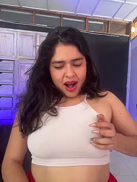 EmilyNoir1 online show from May 6, 9:09 pm