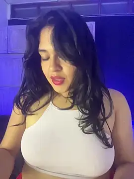 EmilyNoir1 online show from May 17, 11:56 pm