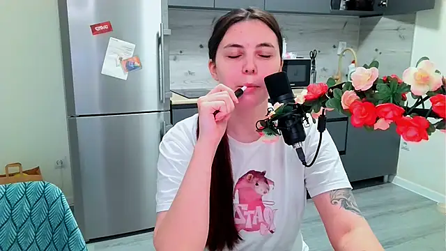 Snapshot of peachyness chatting on January 6, 4:43 pm peachyness online show from January 6, 4:43 pm