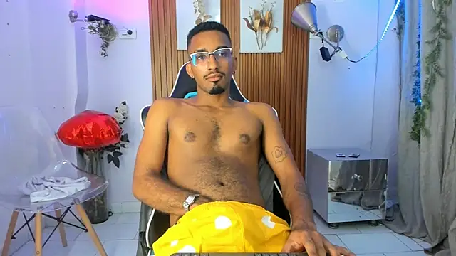 Snapshot of Darwin_mayo chatting on September 18, 5:48 pm Darwin mayo online show from September 18, 5:48 pm