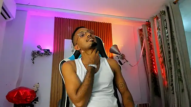 Snapshot of Darwin_mayo chatting on September 23, 5:27 pm Darwin mayo online show from September 23, 5:27 pm