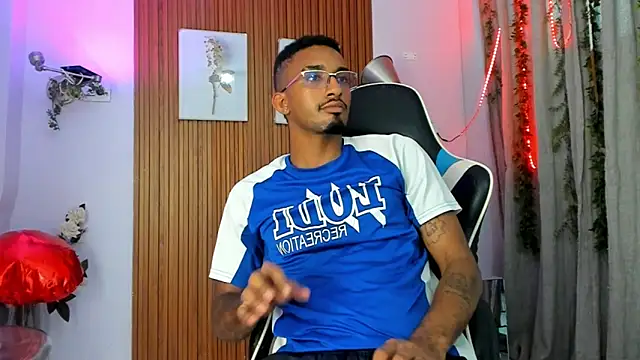 Snapshot of Darwin_mayo chatting on September 25, 5:16 pm Darwin mayo online show from September 25, 5:16 pm