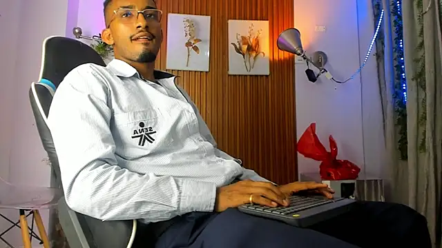 Snapshot of Darwin_mayo chatting on September 26, 5:17 pm Darwin mayo online show from September 26, 5:17 pm