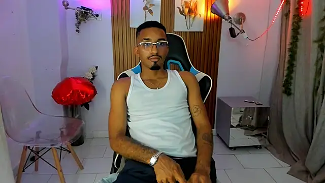 Snapshot of Darwin_mayo chatting on September 29, 5:07 pm Darwin mayo online show from September 29, 5:07 pm