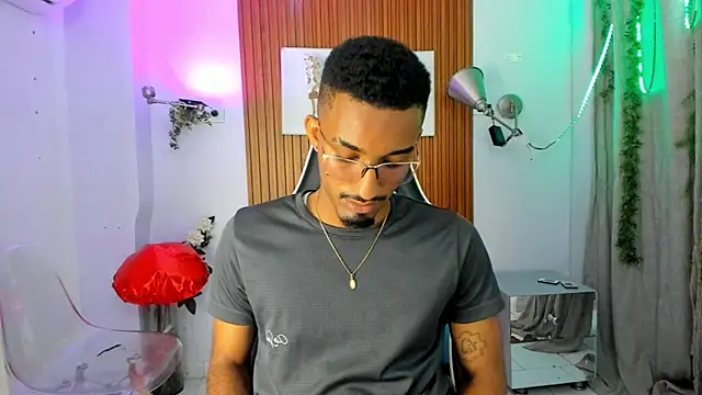 Snapshot of Darwin_mayo chatting on September 30, 5:40 pm Darwin mayo online show from September 30, 5:40 pm