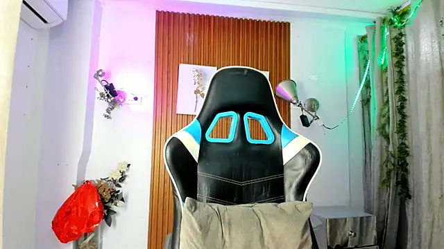 Snapshot of Darwin_mayo chatting on October 7, 5:21 pm Darwin mayo online show from October 7, 5:21 pm