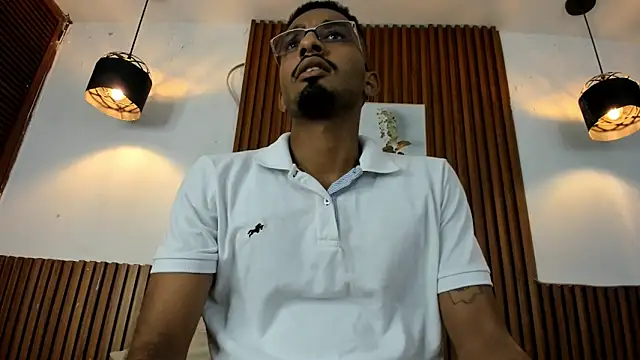 Snapshot of Darwin_mayo chatting on October 17, 5:15 pm Darwin mayo online show from October 17, 5:15 pm