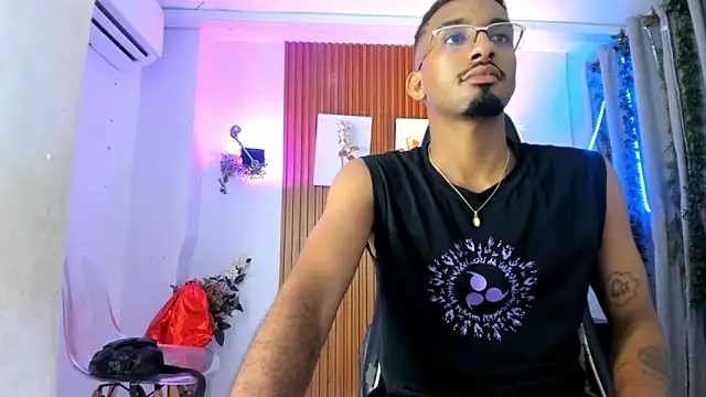 Snapshot of Darwin_mayo chatting on October 21, 5:24 pm Darwin mayo online show from October 21, 5:24 pm