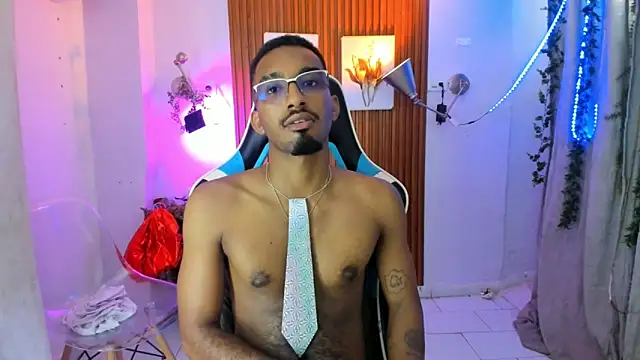 Snapshot of Darwin_mayo chatting on October 29, 5:36 pm Darwin mayo online show from October 29, 5:36 pm