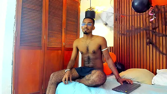 Snapshot of Darwin_mayo chatting on October 31, 5:25 pm Darwin mayo online show from October 31, 5:25 pm