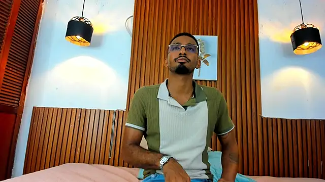 Snapshot of Darwin_mayo chatting on November 1, 6:10 pm Darwin mayo online show from November 1, 6:10 pm