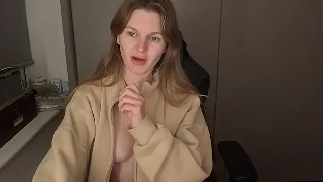 Snapshot of Lilly-Luscious chatting on November 26, 9:49 pm Lilly-Luscious online show from November 26, 9:49 pm