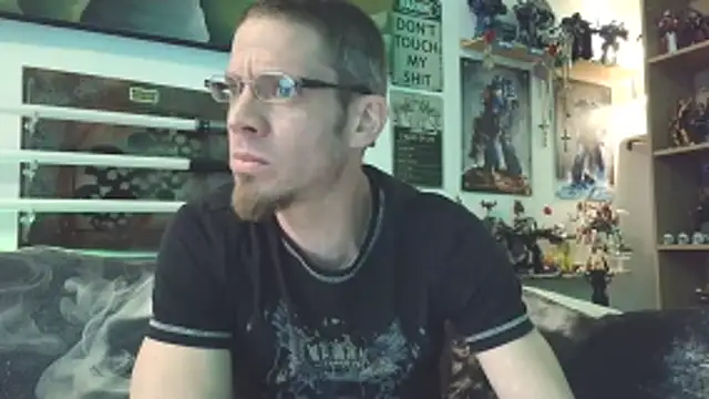 Snapshot of TomXXII chatting on January 5, 11:30 pm TomXXII online show from January 5, 11:30 pm