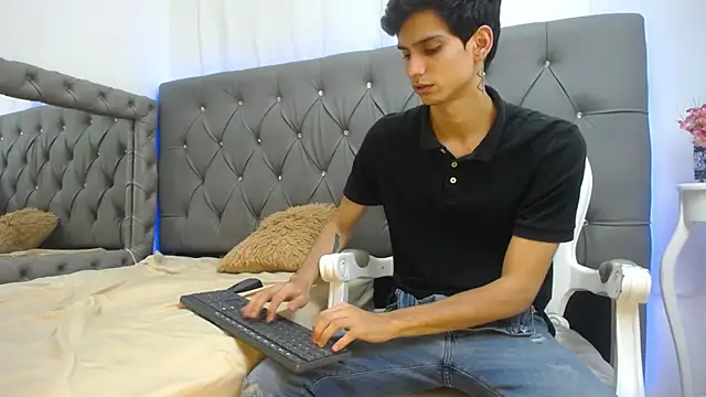 Snapshot of Sebalexis7 chatting on October 5, 3:16 am Sebalexis7 online show from October 5, 3:16 am