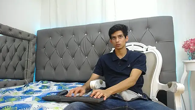 Snapshot of Sebalexis7 chatting on October 7, 6:10 am Sebalexis7 online show from October 7, 6:10 am