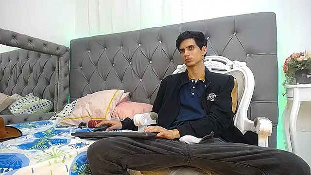 Snapshot of Sebalexis7 chatting on October 11, 3:06 am Sebalexis7 online show from October 11, 3:06 am