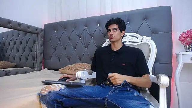 Snapshot of Sebalexis7 chatting on October 16, 3:18 am Sebalexis7 online show from October 16, 3:18 am