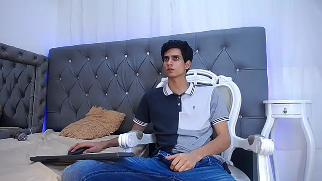 Snapshot of Sebalexis7 chatting on October 18, 2:36 am Sebalexis7 online show from October 18, 2:36 am