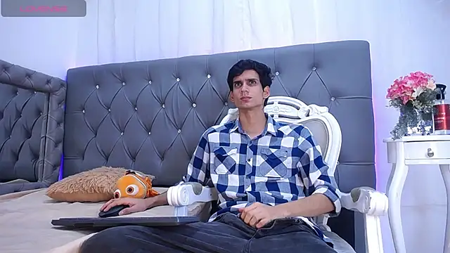 Snapshot of Sebalexis7 chatting on October 22, 2:23 am Sebalexis7 online show from October 22, 2:23 am