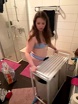 SweetTeenGirl online show from October 28, 7:27 pm