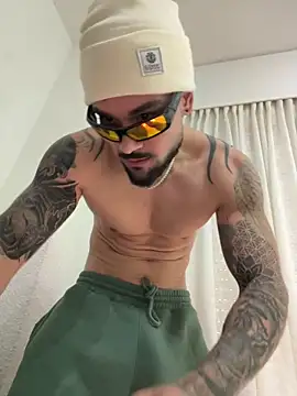 Snapshot of penebunny chatting on December 17, 11:05 am penebunny online show from December 17, 11:05 am