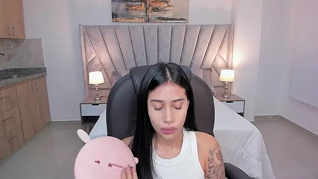 Snapshot of miranda_crawfor chatting on October 15, 11:54 am miranda crawfor online show from October 15, 11:54 am