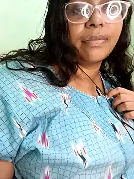 Snapshot of zara-mallus chatting on September 29, 8:24 pm zara-mallus online show from September 29, 8:24 pm