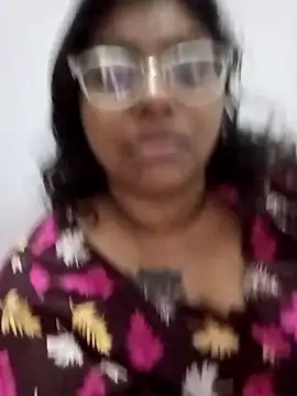 Snapshot of zara-mallus chatting on October 14, 1:34 pm zara-mallus online show from October 14, 1:34 pm