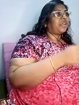 Snapshot of zara-mallus chatting on October 24, 4:36 pm zara-mallus online show from October 24, 4:36 pm