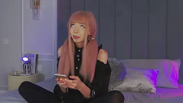 Evelyn Neal online show from October 8, 4:26 pm