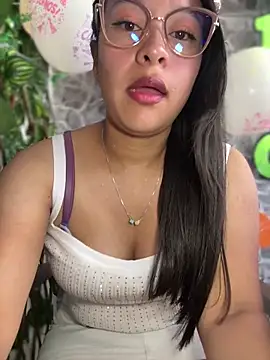 Liulee2 online show from October 24, 2:57 pm