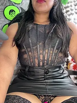 Liulee2 online show from October 31, 4:08 pm