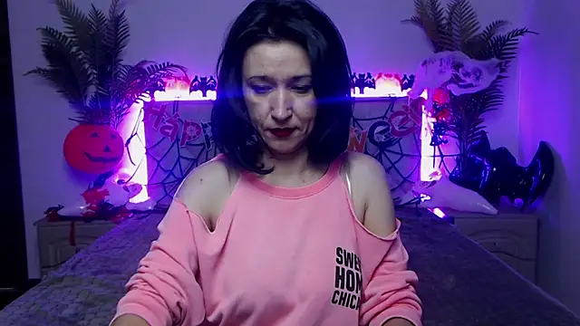 Snapshot of CameronEnns chatting on October 16, 12:39 pm CameronEnns online show from October 16, 12:39 pm