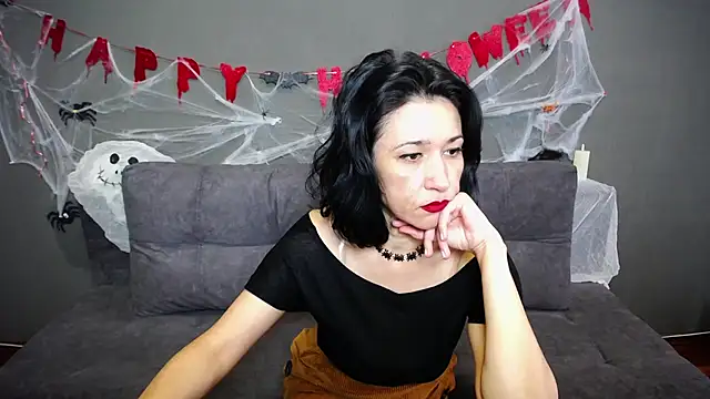 Snapshot of CameronEnns chatting on October 17, 8:17 am CameronEnns online show from October 17, 8:17 am