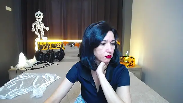 Snapshot of CameronEnns chatting on October 18, 6:37 am CameronEnns online show from October 18, 6:37 am