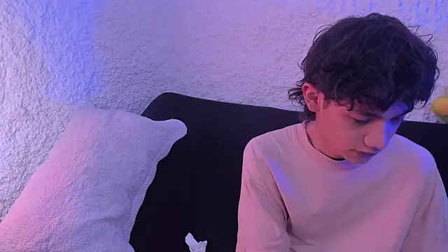 thiago kinghot online show from September 22, 4:47 am