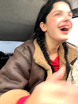 Snapshot of MiraReach chatting on November 5, 3:06 am MiraReach online show from November 5, 3:06 am