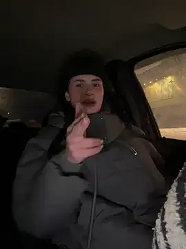 Snapshot of MiraReach chatting on November 15, 1:14 am MiraReach online show from November 15, 1:14 am